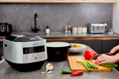 Yum Asia Bamboo Cuiseur à riz avec chauffage à induction (IH) et bol en céramique, 7 fonctions de cuisson au riz, 4 fonctions multicuiseurs, écran LED Motouch – 220-240V EU (Argent métallique)