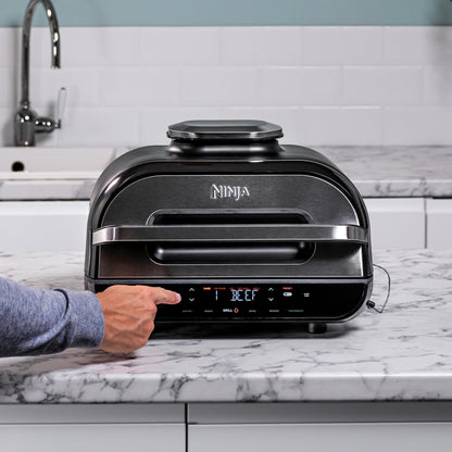 Ninja Foodi MAX Grill & Air Fryer avec Sonde de Cuisson Numérique, 5,7L, 6 Fonctions de Cuisson, Air Fry, Grille, Cuit, Rotis et bien plus, Pièces Lavables au Lave-vaisselle 2460W, Gris/Argent AG551EU